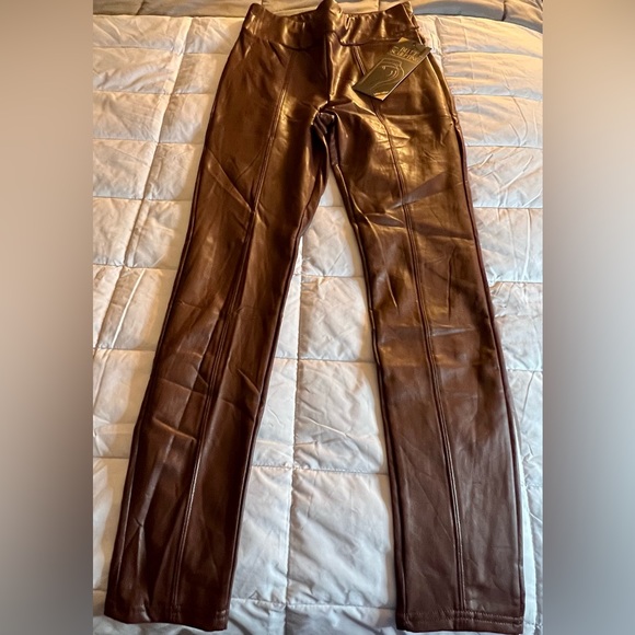 NWT ShoSho Brown faux leather, butt shaping leggings/pants. Women’s size Medium. - Picture 4 of 8